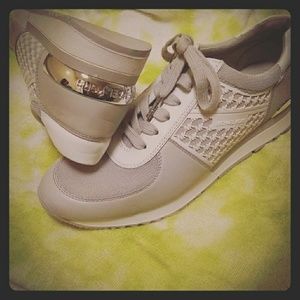 9.5 MK womens sneakers